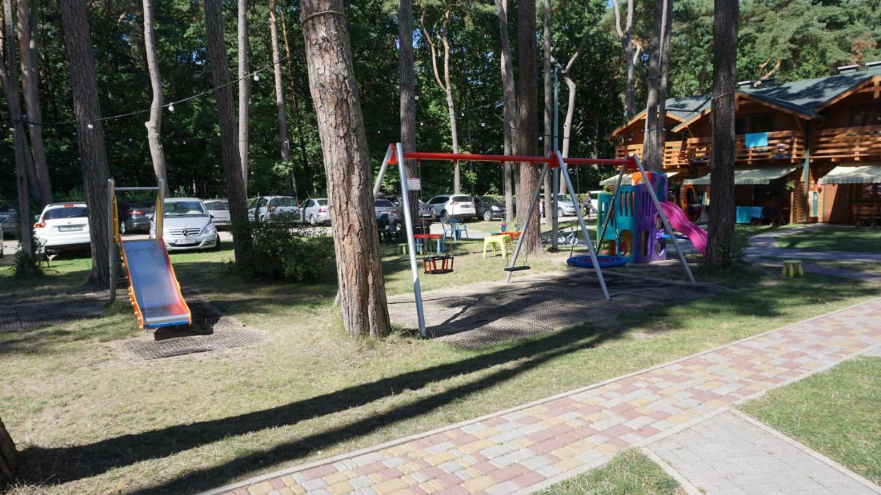 Natura Park Ustronie Morskie - Domki, Apartamenty Kültér fotó