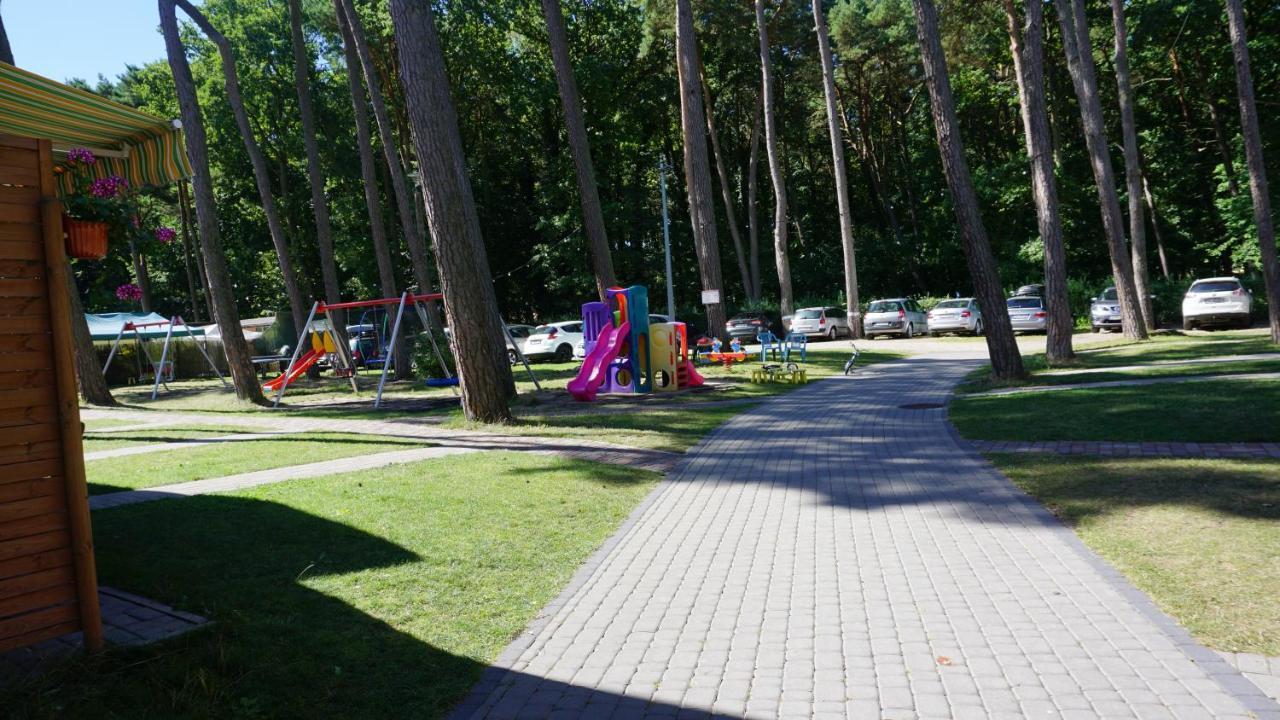 Natura Park Ustronie Morskie - Domki, Apartamenty Kültér fotó